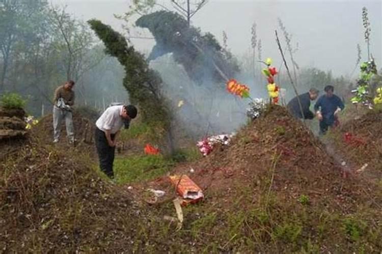 梦见上祖坟，还吃烧烤