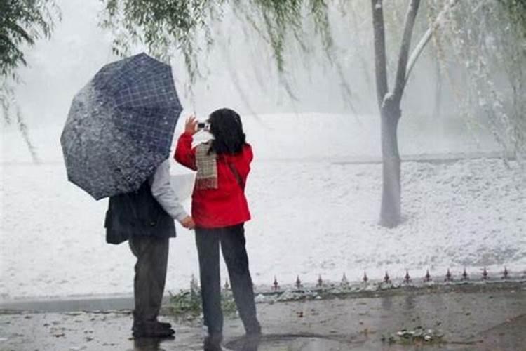 梦见淋雨了是什么预兆