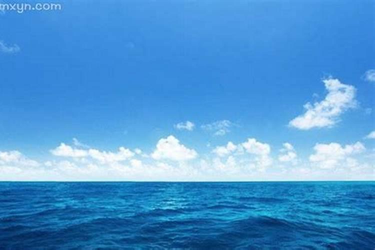 梦到大海海水特别蓝