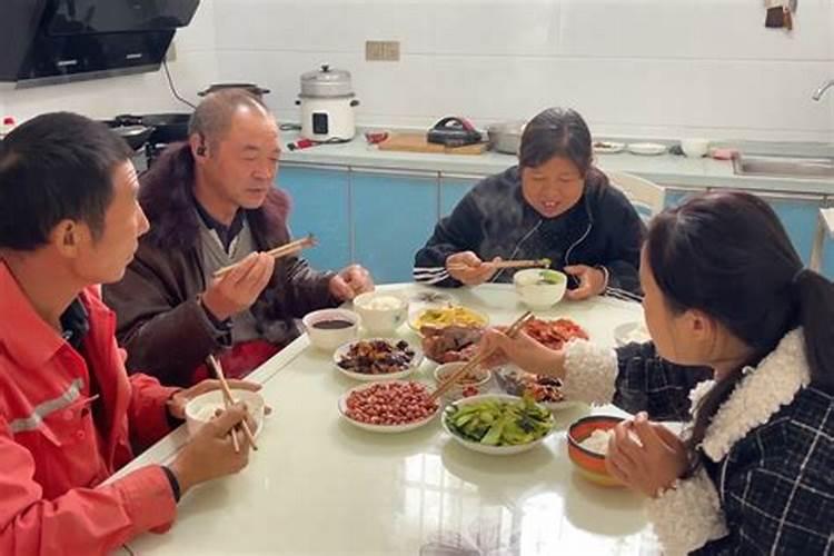 梦见前夫和前婆婆来家里