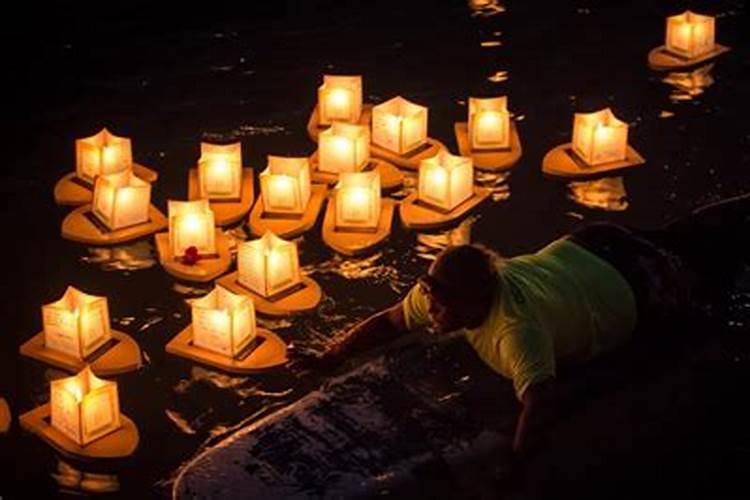 中元节祭祀新坟