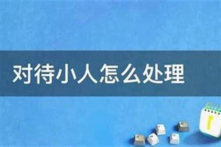 梦见美女主动投怀并亲吻自己的嘴