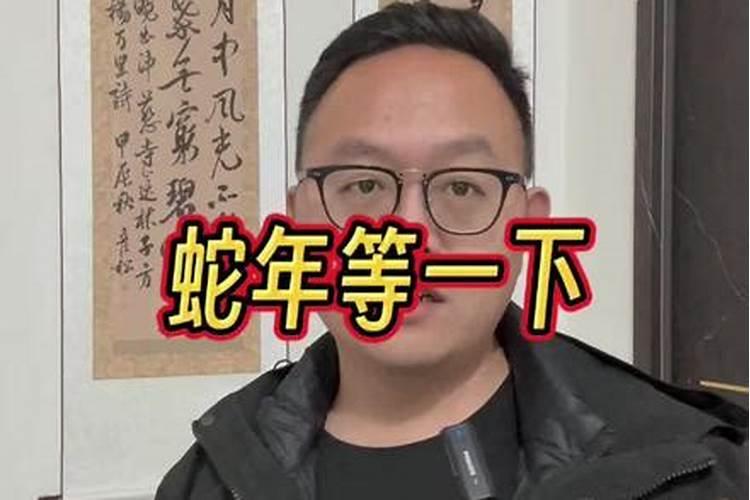 梦见自己老公出轨离婚自己哭醒