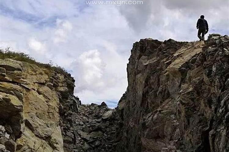 梦见大山空是什么征兆