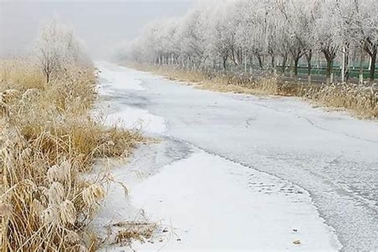 梦见在雨中骑车带着人