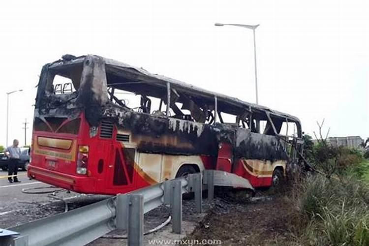 梦见出车祸死人了是什么意思