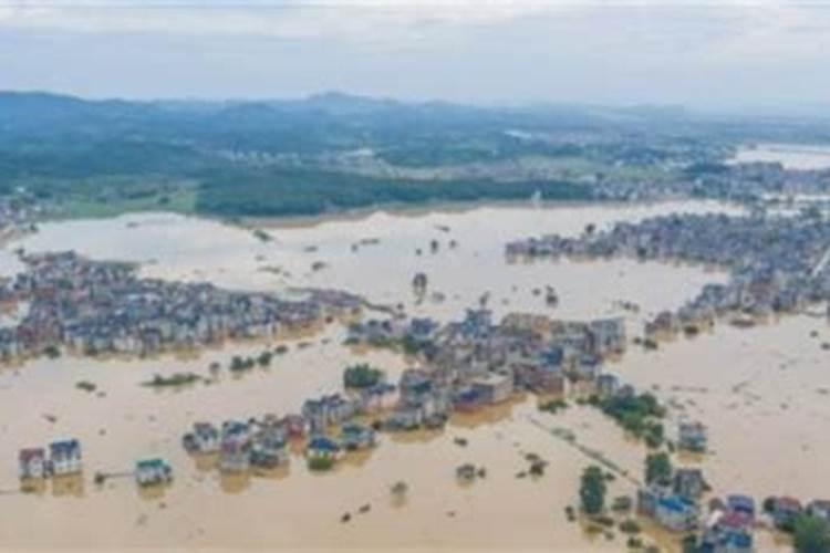 梦到涨大洪水逃难成功