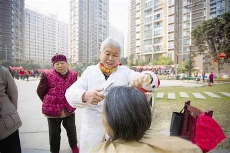 梦到剪头发是什么意思周公解梦自己