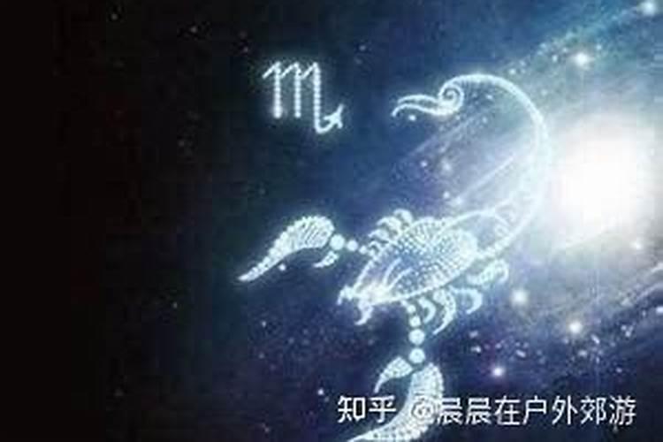 76年龙男2022年的运程和每月运势