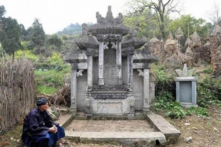 梦见去墓地祭拜爷爷奶奶什么意思