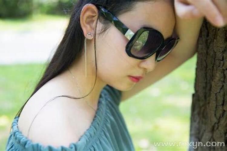 已婚女人梦见要离婚预示什么