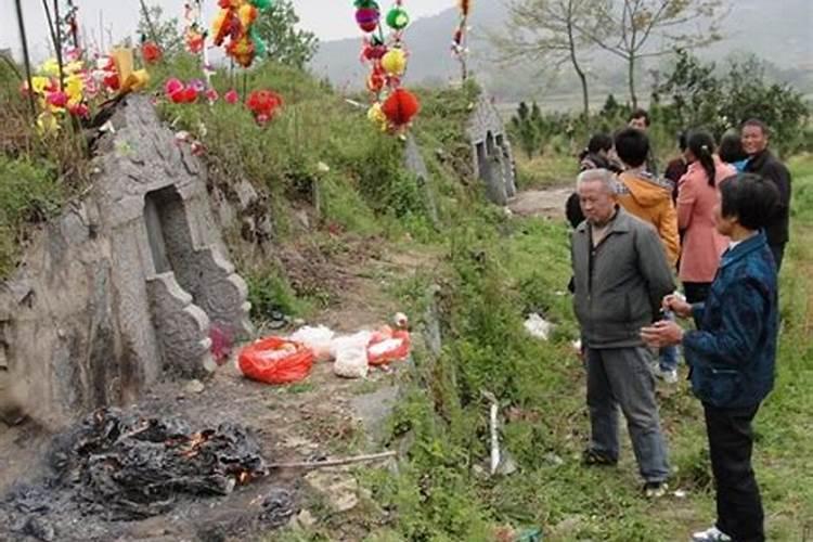 清明节乡里祭祖