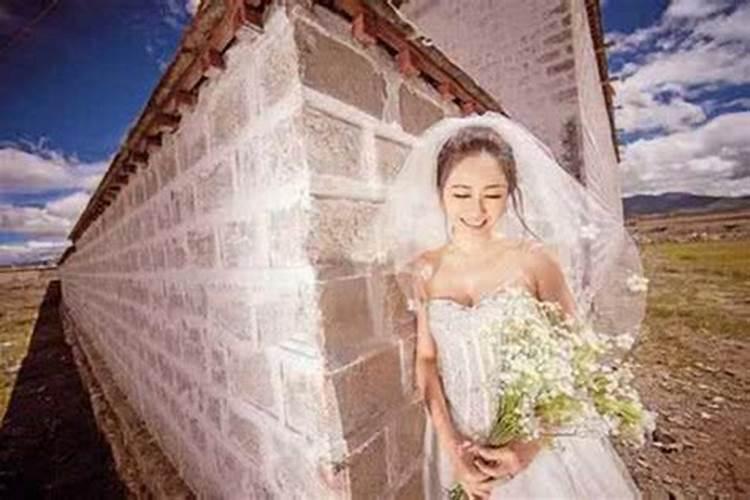 梦见别人穿婚纱结婚什么意思