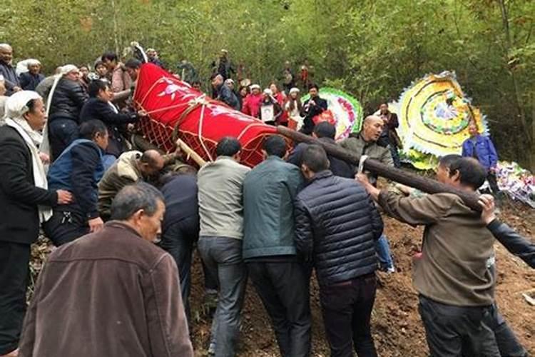 属虎犯太岁什么时候化解