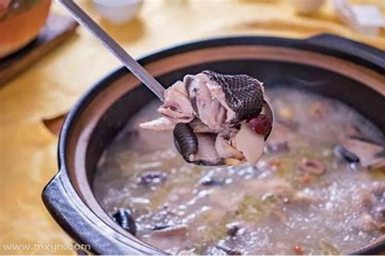 女人梦见给孩子们做饭吃饭