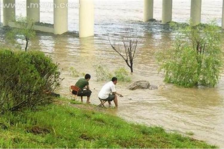 梦到海水上涨淹没陆地