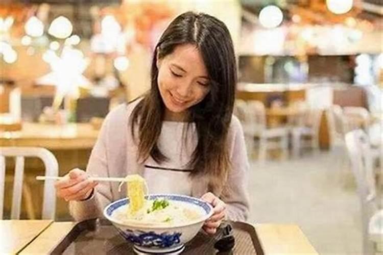 如何拒绝女生邀请吃饭