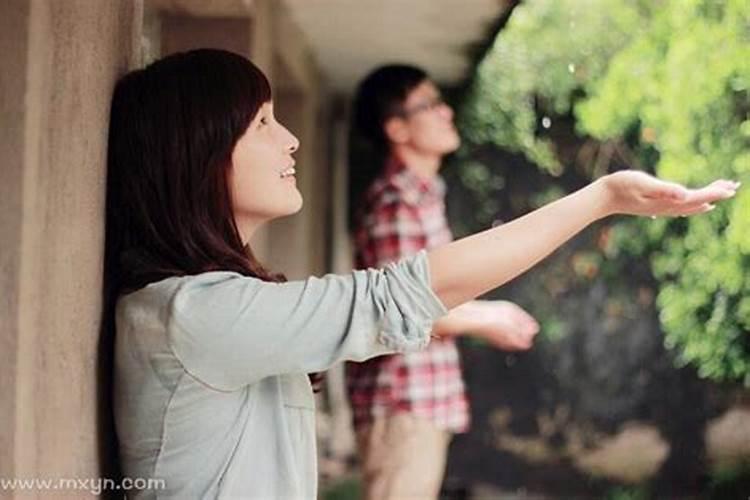 梦见女孩和我谈恋爱什么意思