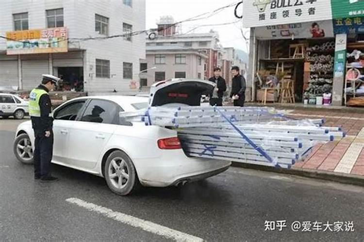 梦见自己坐私家车