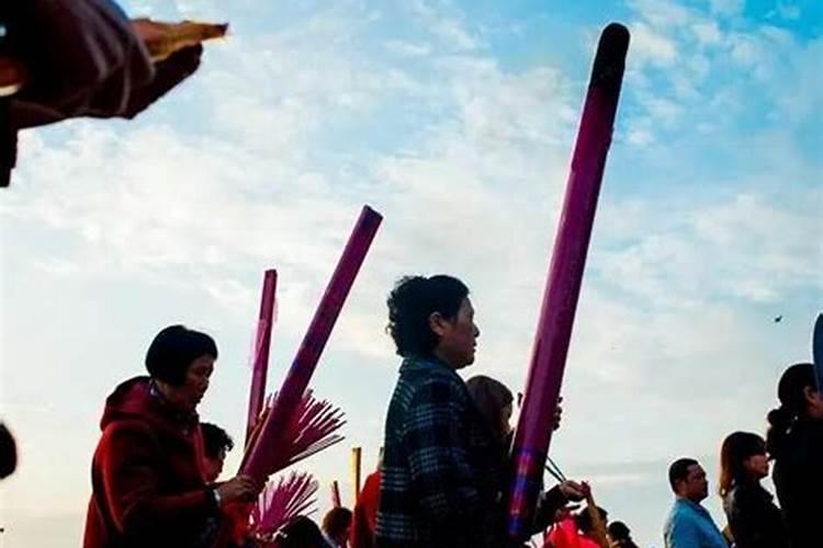 梦到去墓地磕头祭拜