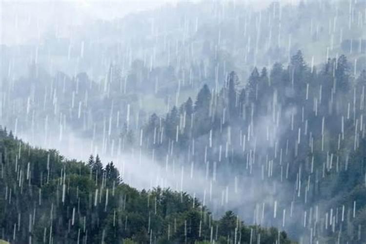 梦见天要下大雨的样子