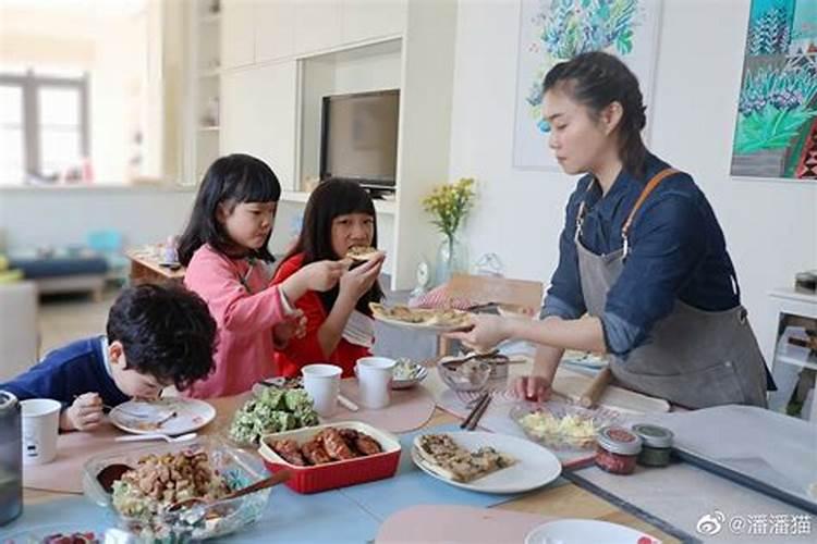 梦见舅舅来我家里吃饭