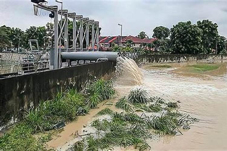 梦见洪水逃命成功