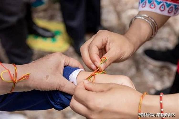 端午节带五彩绳是哪的习俗