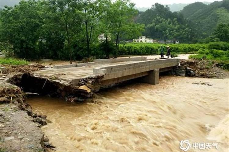 梦到涨水淹路