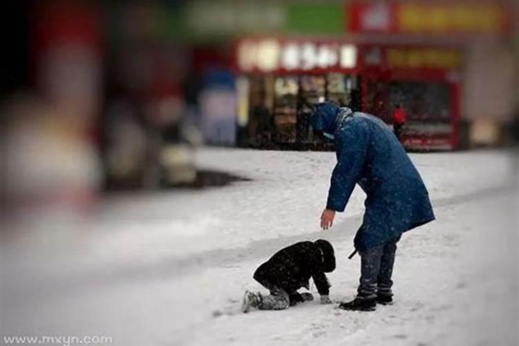 孕妇梦见骑自行车摔了一跤