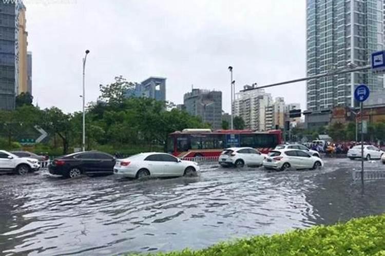 梦见发大水预示什么意思