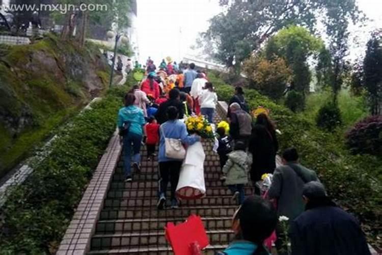 梦见去买鞭炮祭奠死人